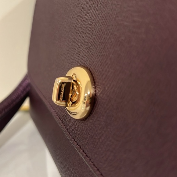 Coach Elegant Metallic Purple Wristlet Clutch. - Picture 4 of 16